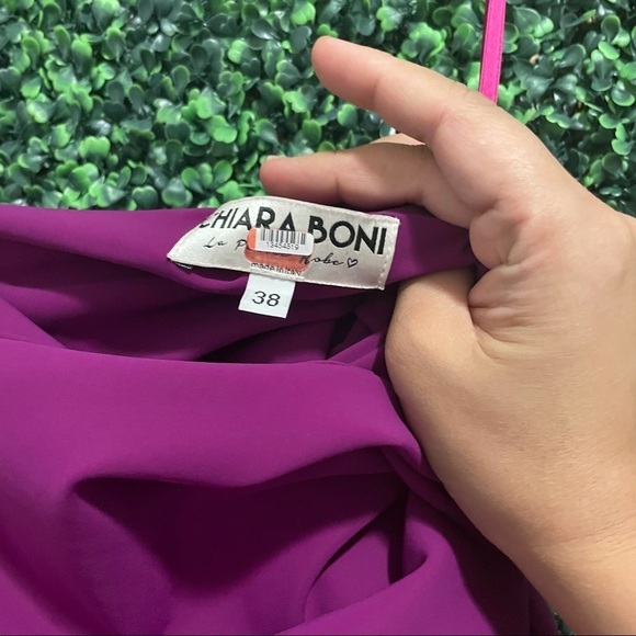 La Petite Robe di Chiara Boni
Purple Back Drape Gown - Picture 5 of 7